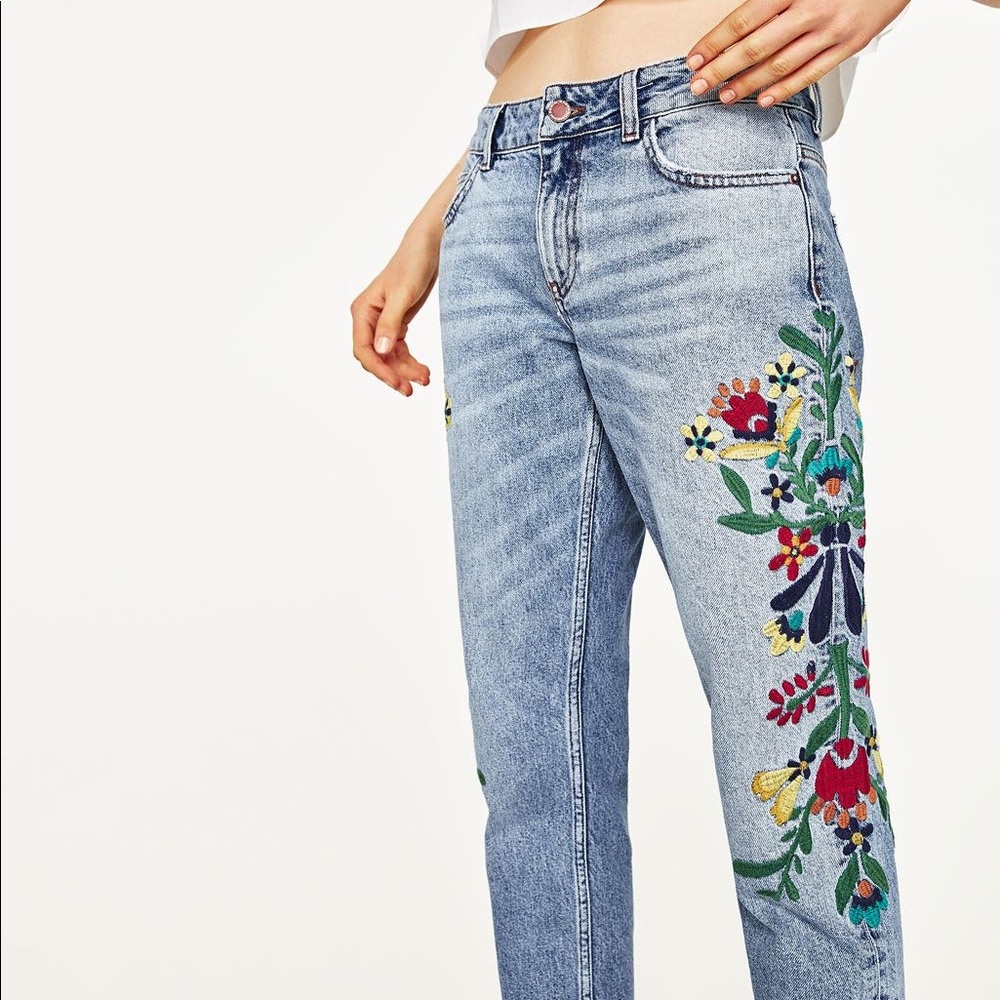 ZARA floral embroidered jeans